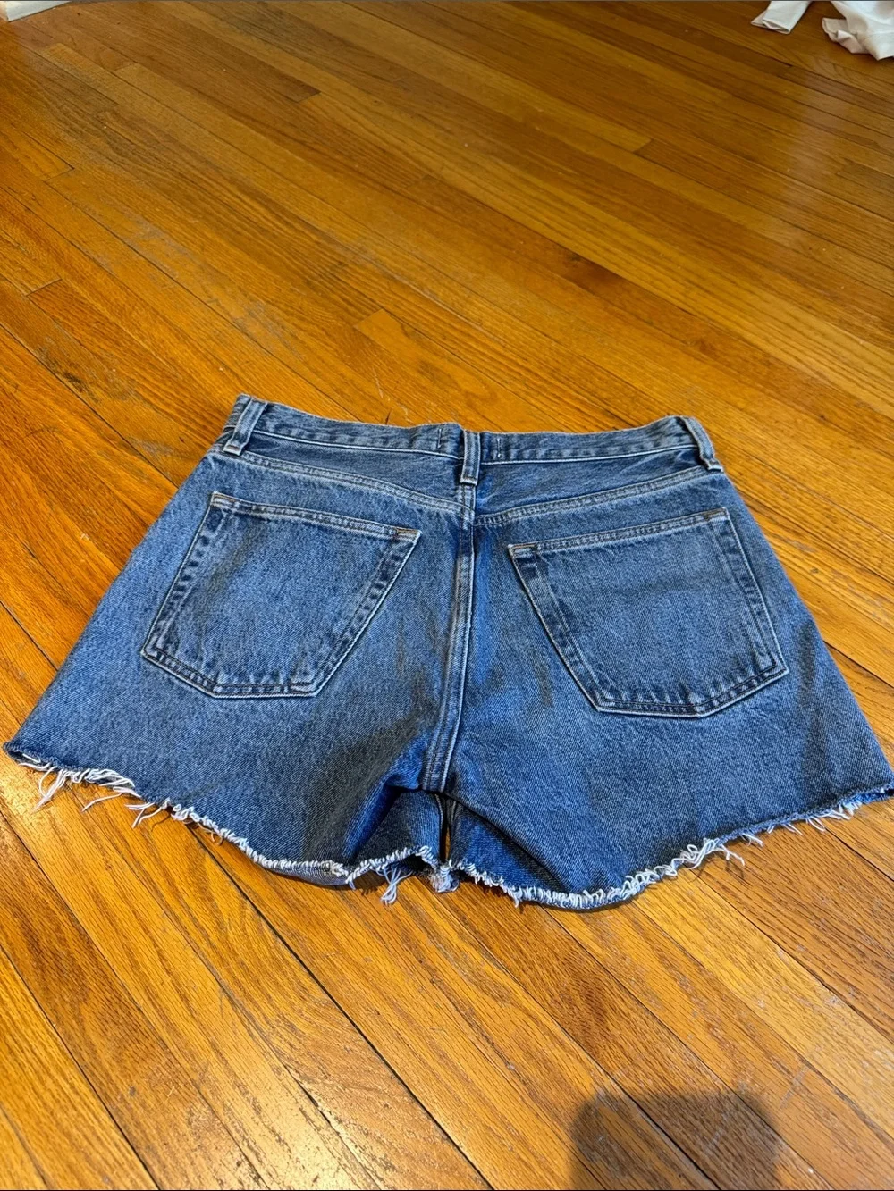 Agolde Raw Hem Jean Short - Picture 4 of 5